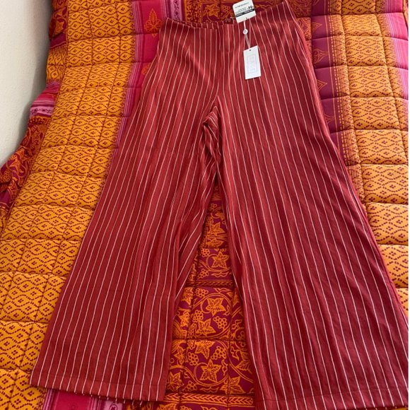 Two Piece High Tube Top and Hight Waisted Pants - Picture 2 of 8